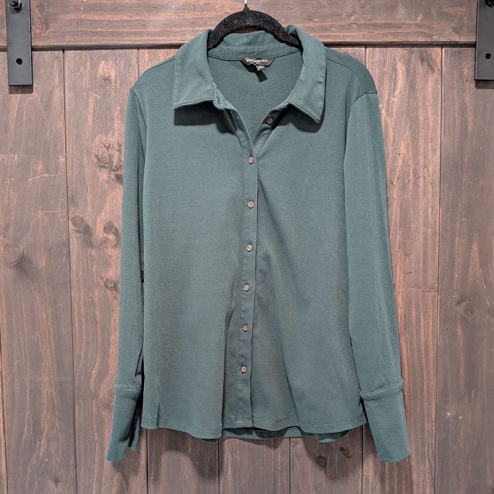 Banana Republic Green Long Sleeve Button Front Top Size L